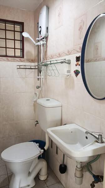Kondominium untuk Dijual di Pandan Court - Judy Chong - Bathroom - PropertyGuru.com.my