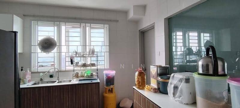 Kediaman Servis untuk Dijual di Seasons Amara Larkin - Wan Ning - Kitchen - PropertyGuru.com.my