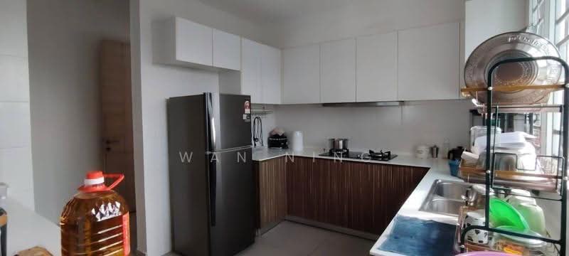 Kediaman Servis untuk Dijual di Seasons Amara Larkin - Wan Ning - Kitchen - PropertyGuru.com.my