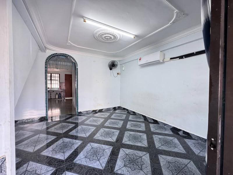 2-storey Terraced House for Sale in Bandar Baru Permas Jaya (Permas Jaya) - Nico Chong - Living Room - PropertyGuru.com.my