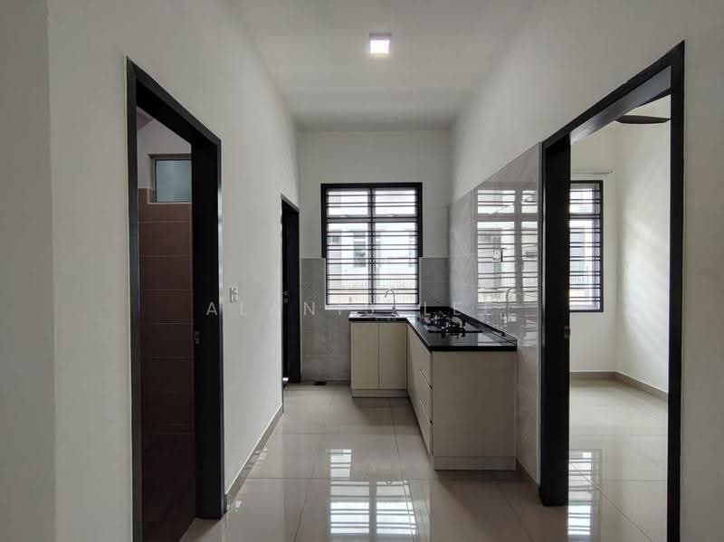 Rumah Teres 2-Tingkat untuk Disewa di Bandar Dato Onn (Tebrau) - Alanis Lee - Kitchen - PropertyGuru.com.my