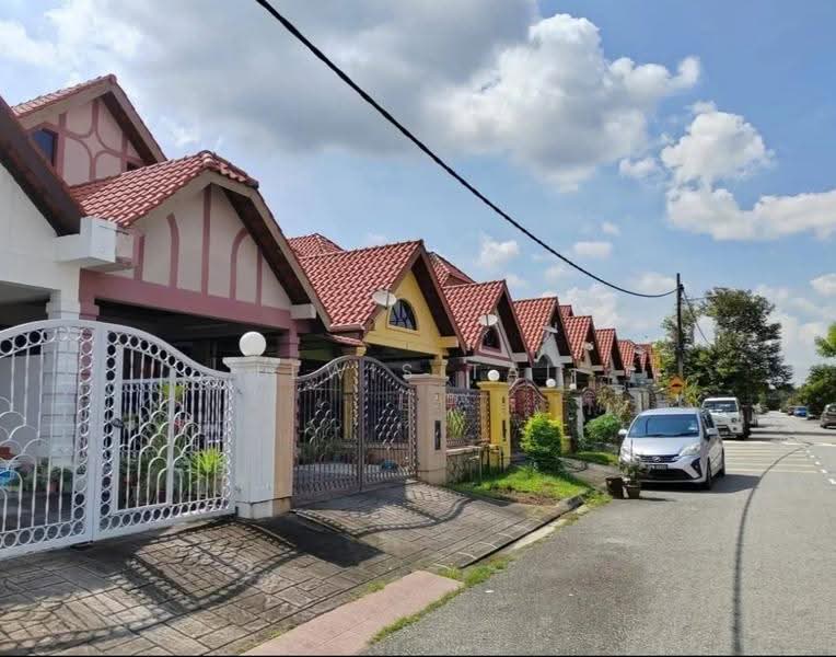 Rumah Teres 1.5-Tingkat untuk Disewa di Taman Rinting (Masai) - Lewis Tai - Exterior - PropertyGuru.com.my
