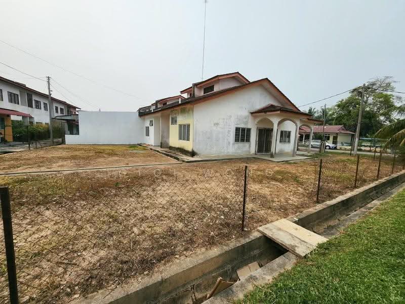 1-storey Terraced House for Sale in Taman Debunga (Merlimau) - Gigi Wong - PropertyGuru.com.my