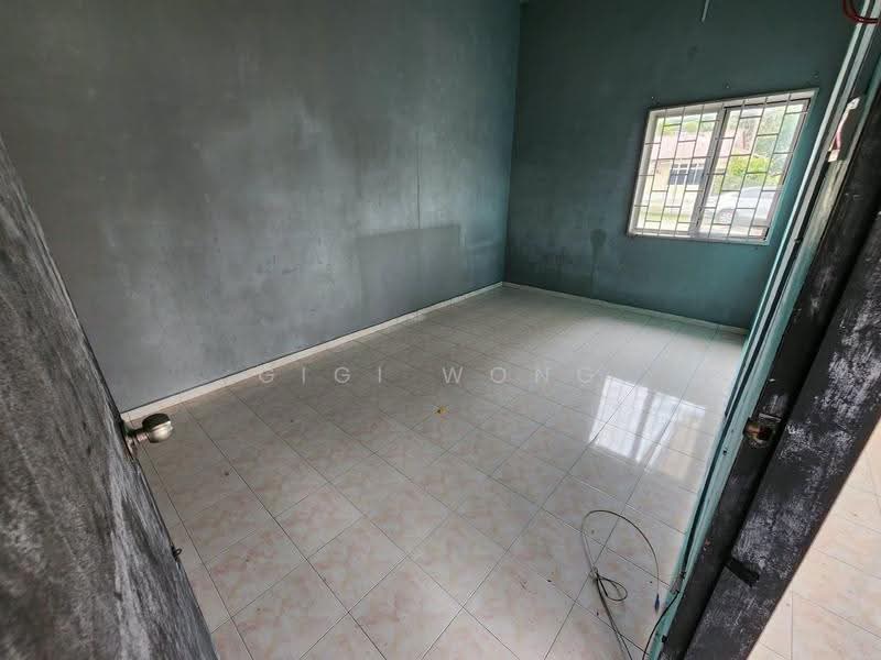 1-storey Terraced House for Sale in Taman Debunga (Merlimau) - Gigi Wong - PropertyGuru.com.my