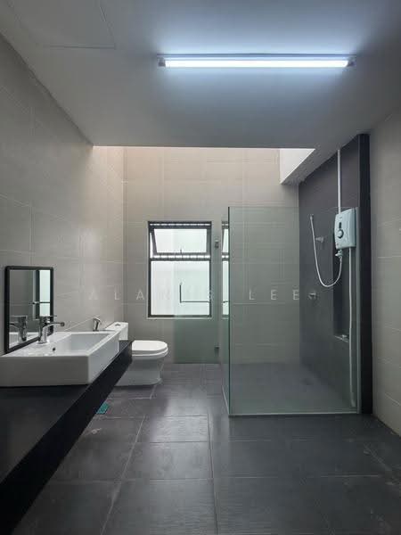 Semi-Detached House for Rent in Johor Bahru (Johor) - Alanis Lee - Bathroom - PropertyGuru.com.my