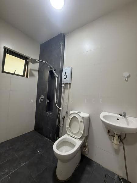 Semi-Detached House for Rent in Johor Bahru (Johor) - Alanis Lee - Bathroom - PropertyGuru.com.my