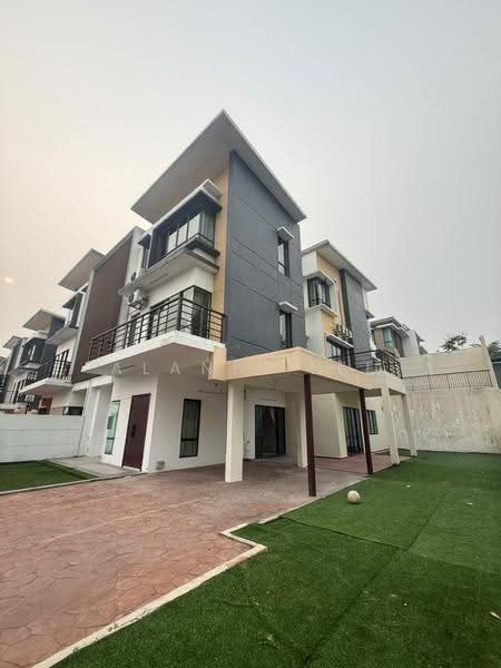 Semi-Detached House for Rent in Johor Bahru (Johor) - Alanis Lee - Exterior - PropertyGuru.com.my