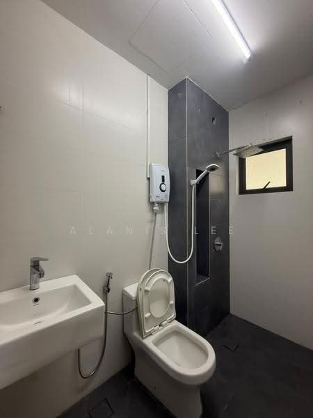 Semi-Detached House for Rent in Johor Bahru (Johor) - Alanis Lee - Bathroom - PropertyGuru.com.my