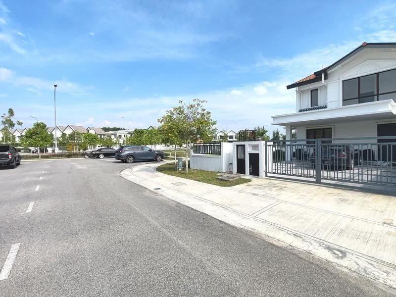 Rumah Teres 2-Tingkat untuk Dijual di Alam Sari (Bangi) - Azli Ibrahim - Exterior - PropertyGuru.com.my