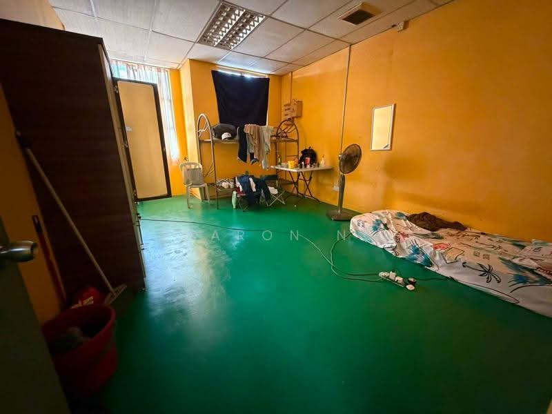 Kedai untuk Dijual di Taman Dato Onn (Johor Bahru) - Sharon Ng - Bedroom - PropertyGuru.com.my