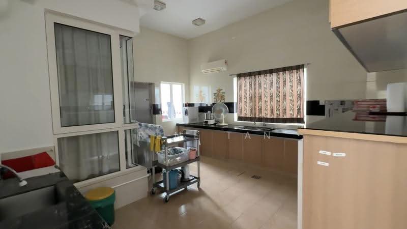 Bungalow House for Sale in Saujana Puchong (Puchong) - Irene Tan - Kitchen - PropertyGuru.com.my