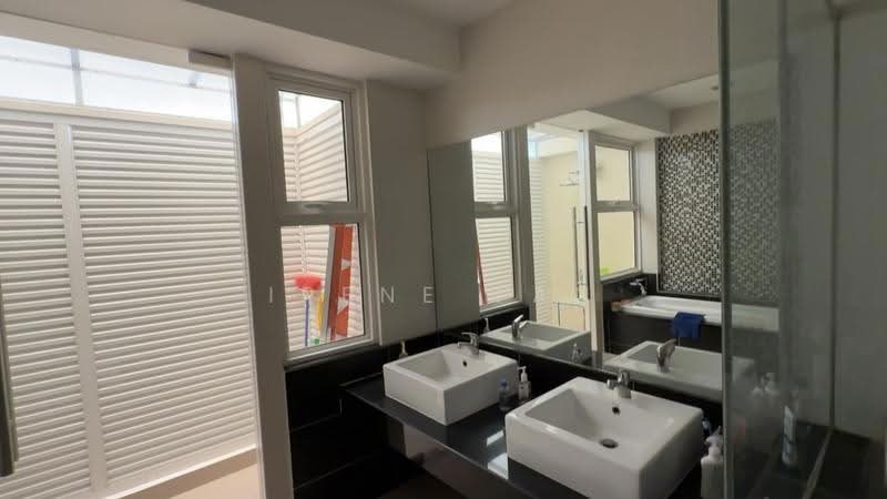 Bungalow House for Sale in Saujana Puchong (Puchong) - Irene Tan - Bathroom - PropertyGuru.com.my