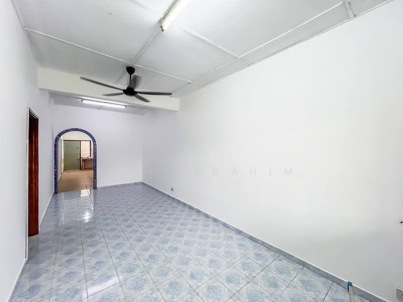 1-storey Terraced House for Sale in Bandar Rinching Seksyen 1 (Semenyih) - Azli Ibrahim - Interior - PropertyGuru.com.my