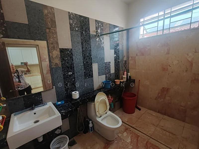 1-storey Terraced House for Sale in Taman Tasik Utama (Bukit Katil) - Gigi Wong - PropertyGuru.com.my