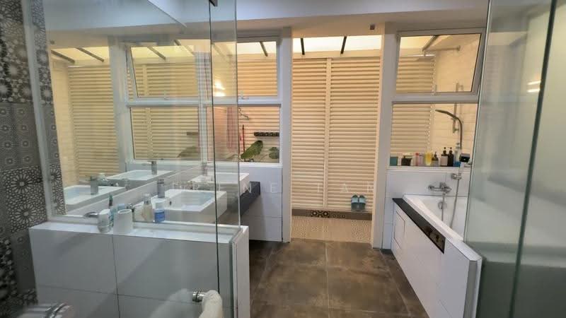 Rumah Berkembar untuk Dijual di Saujana Puchong (Puchong) - Irene Tan - Bathroom - PropertyGuru.com.my