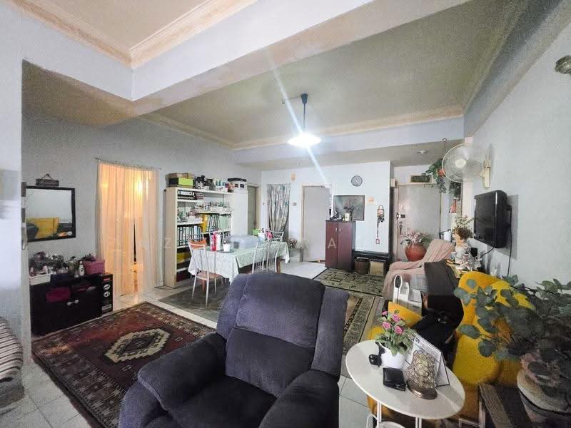 Condominium for Sale at Tiara Duta - Azli Ibrahim - Living Room - PropertyGuru.com.my