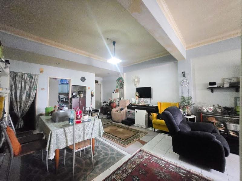 Condominium for Sale at Tiara Duta - Azli Ibrahim - Living Room - PropertyGuru.com.my