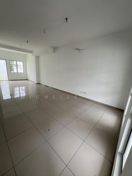 Rumah Teres 2-Tingkat untuk Disewa di Semenyih (Selangor) - Michelle Hee - Living Room - PropertyGuru.com.my