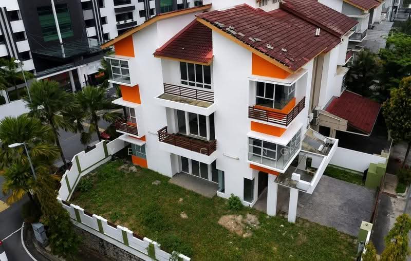 Rumah Berkembar untuk Dijual di Kuchai Lama (Kuala Lumpur) - Yenn Chong - Exterior - PropertyGuru.com.my