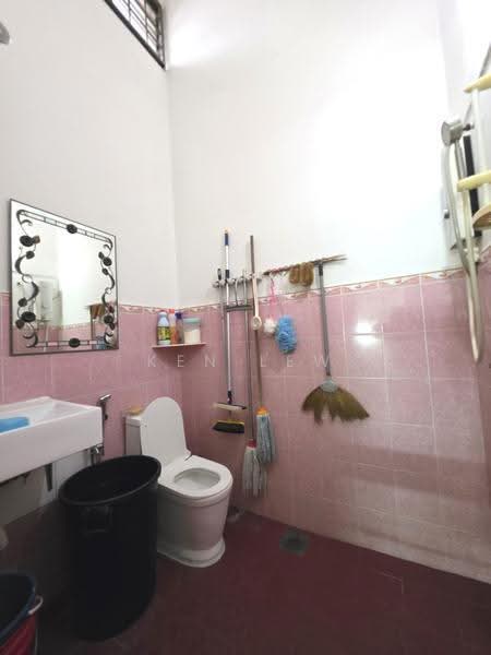 2-storey Terraced House for Sale in Taman Cuepacs (Cheras) - Ken Lew - Bathroom - PropertyGuru.com.my