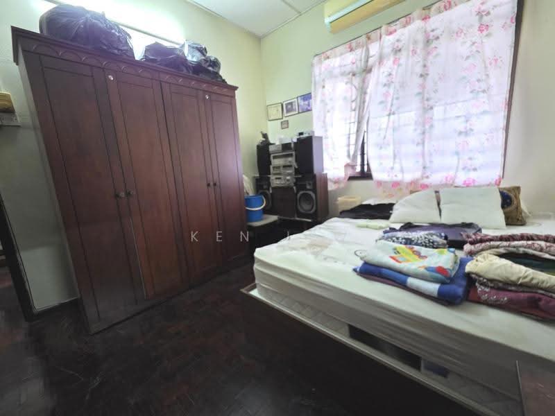 2-storey Terraced House for Sale in Taman Cuepacs (Cheras) - Ken Lew - Bedroom - PropertyGuru.com.my