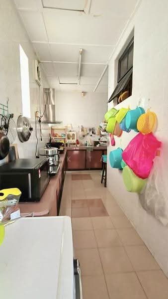 2-storey Terraced House for Sale in Taman Molek (Johor Bahru) - Yik Tat - Kitchen - PropertyGuru.com.my