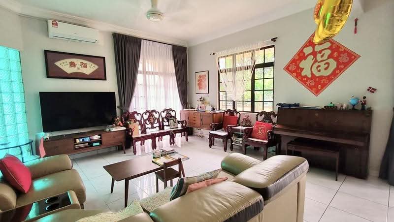 2-storey Terraced House for Sale in Taman Molek (Johor Bahru) - Yik Tat - Living Room - PropertyGuru.com.my