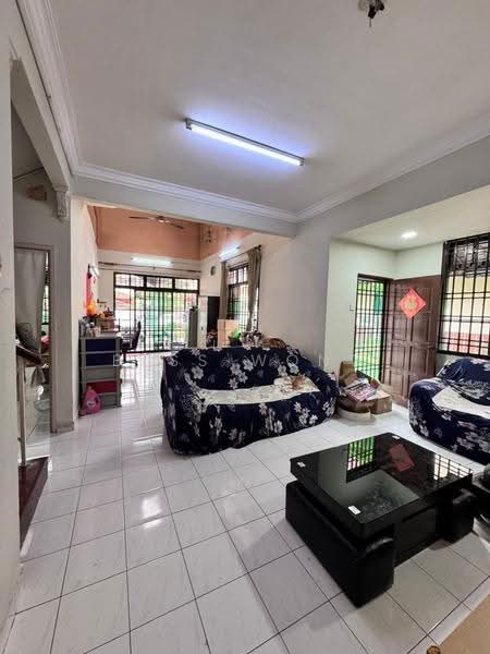 1.5-storey Terraced House for Sale in Pelangi Indah (Johor Bahru) - Bess Wong - Living Room - PropertyGuru.com.my
