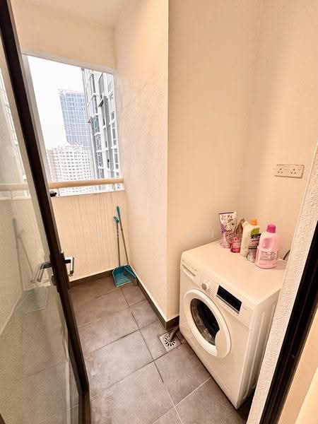 Kondominium untuk Dijual di Avara - Rex Tan - Balcony - PropertyGuru.com.my