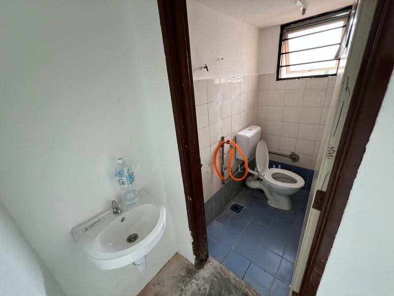 Shop for Rent in Prima Saujana (Kajang) - Aiman Allam - Bathroom - PropertyGuru.com.my