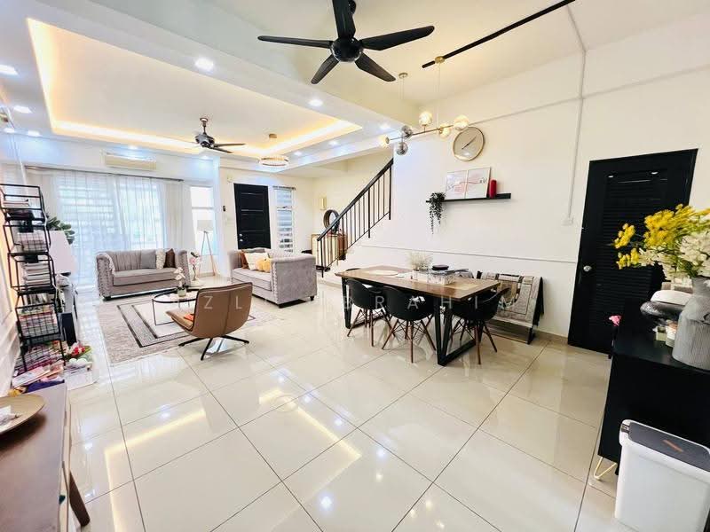 2-storey Terraced House for Sale in Taman Mutiara Rinching (Semenyih) - Azli Ibrahim - Living Room - PropertyGuru.com.my