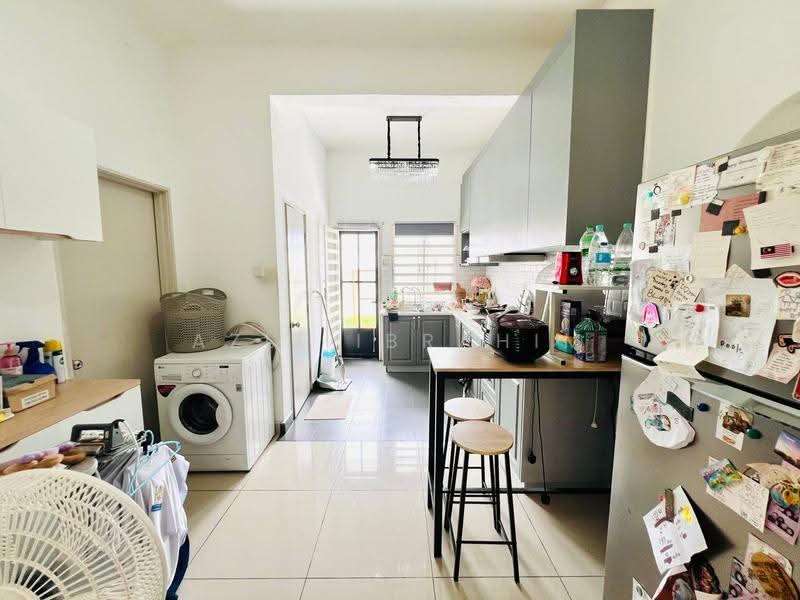 2-storey Terraced House for Sale in Taman Mutiara Rinching (Semenyih) - Azli Ibrahim - Kitchen - PropertyGuru.com.my