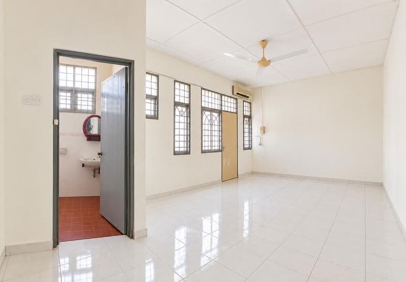 2-storey Terraced House for Sale in Taman Tawas Permai (Ipoh) - Steven . - Bathroom - PropertyGuru.com.my