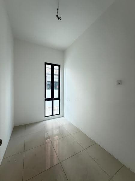 Rumah Berkembar untuk Dijual di Taman Gunung Perak (Alor Setar) - CE Goh - Maid Room - PropertyGuru.com.my