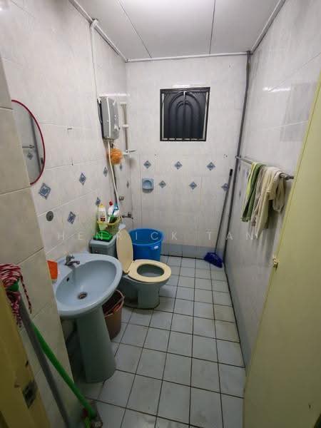 Townhouse for Sale in Bukit Rimau (Shah Alam) - Henrick Tan - Bathroom - PropertyGuru.com.my