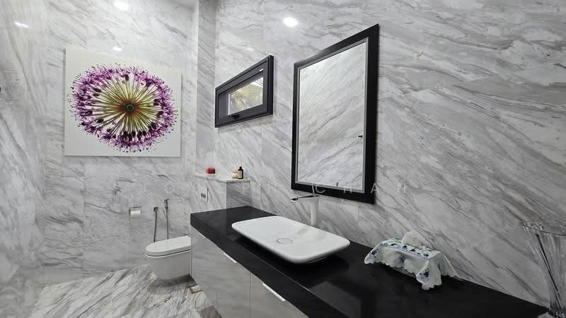 Bungalow House for Sale in Seksyen 13 (Shah Alam) - Joseph Chan - Bathroom - PropertyGuru.com.my