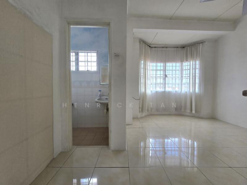 2-storey Terraced House for Sale in Bandar Puncak Alam (Puncak Alam) - Henrick Tan - PropertyGuru.com.my