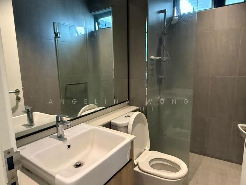Kediaman Servis untuk Dijual di 10 Stonor - Angelina Wong Yun Hui - Bathroom - PropertyGuru.com.my
