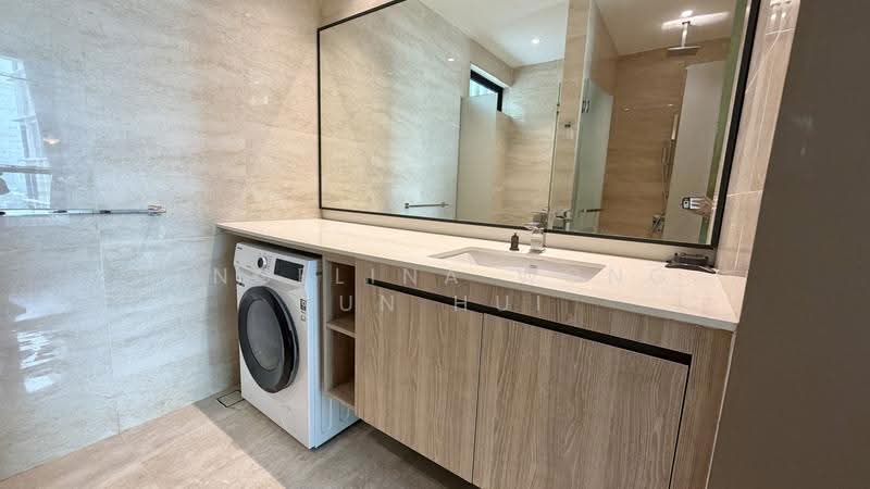 Kediaman Servis untuk Dijual di 10 Stonor - Angelina Wong Yun Hui - Bathroom - PropertyGuru.com.my