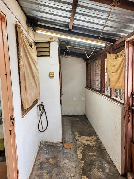 1-storey Terraced House for Sale in Taman Lintang (Sungai Siput) - Qazin Khoo - Exterior - PropertyGuru.com.my