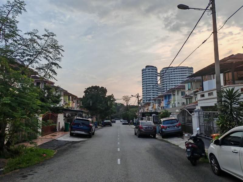 Rumah Teres 2.5-Tingkat untuk Dijual di Kota Perdana (Seri Kembangan) - Azli Ibrahim - PropertyGuru.com.my