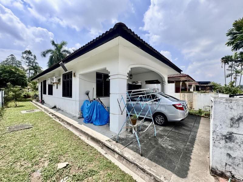 Semi-Detached House for Sale in Sepang (Selangor) - Rina Ahmad - Exterior - PropertyGuru.com.my