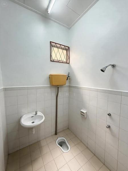 Rumah Teres 1-Tingkat untuk Dijual di Taman Senai Utama (Kulai) - Shishi . - Bathroom - PropertyGuru.com.my