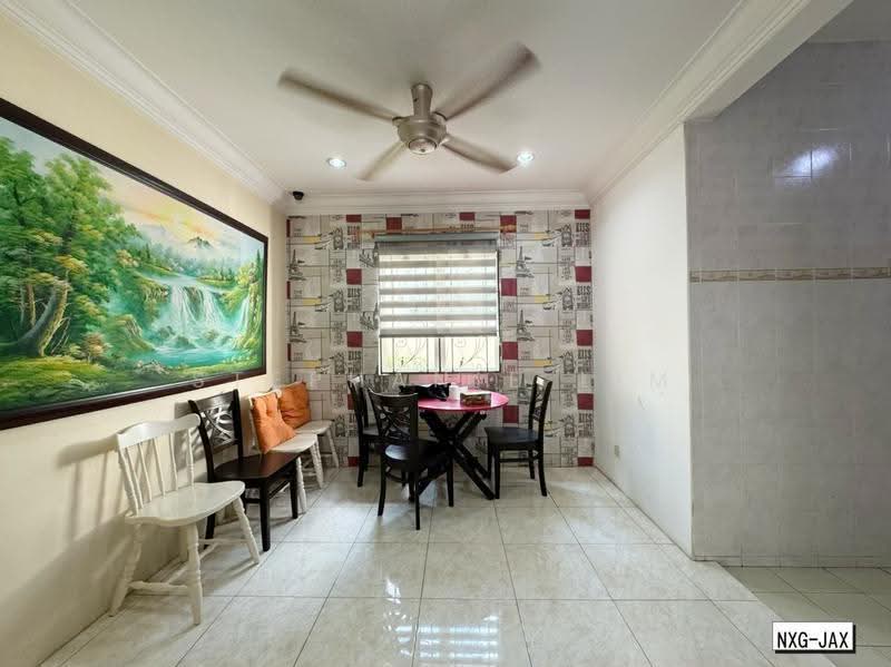 2-storey Terraced House for Rent in Setia Impian (Setia Alam) - Stephanie Lim - Dining Room - PropertyGuru.com.my