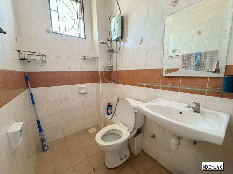 2-storey Terraced House for Rent in Setia Impian (Setia Alam) - Stephanie Lim - Bathroom - PropertyGuru.com.my