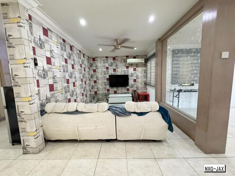 2-storey Terraced House for Rent in Setia Impian (Setia Alam) - Stephanie Lim - Living Room - PropertyGuru.com.my