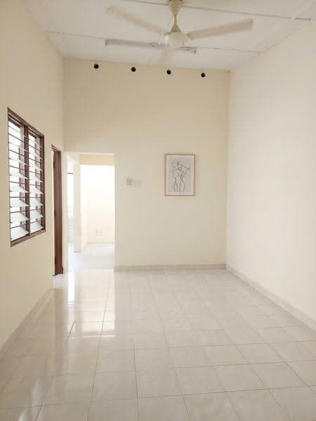 Rumah Teres 1-Tingkat untuk Disewa di Petaling Jaya (Selangor) - Shahshi T - Living Room - PropertyGuru.com.my