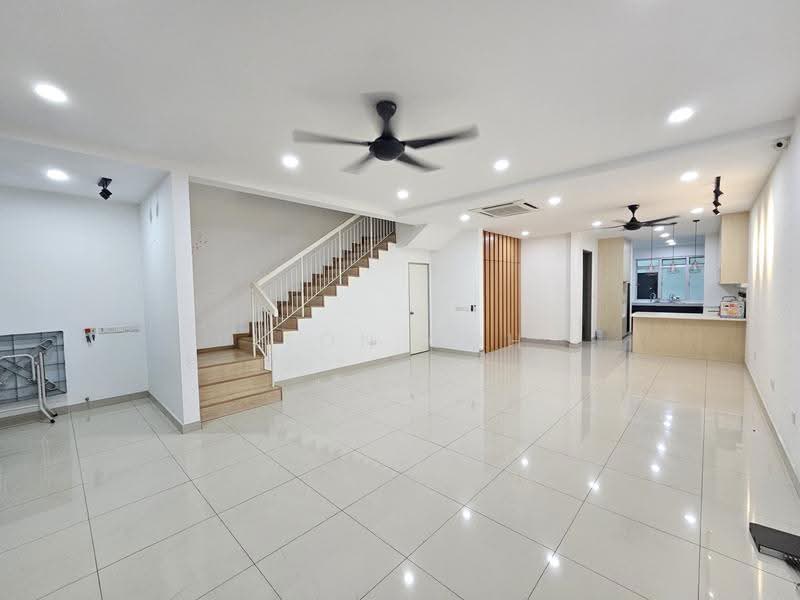 2-storey Terraced House for Sale in Bandar Rimbayu (Telok Panglima Garang) - Leon Goh - Living Room - PropertyGuru.com.my