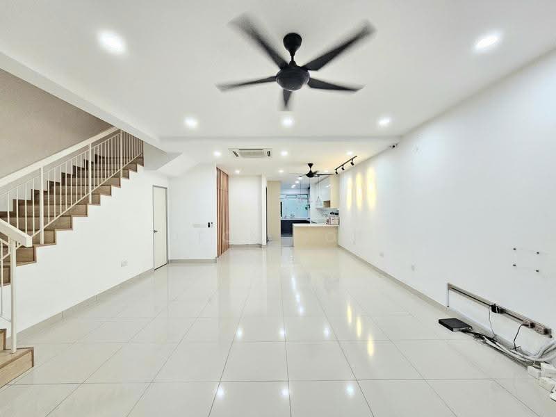 2-storey Terraced House for Sale in Bandar Rimbayu (Telok Panglima Garang) - Leon Goh - Living Room - PropertyGuru.com.my