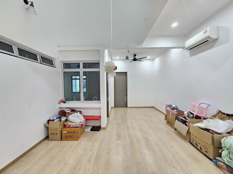2-storey Terraced House for Sale in Bandar Rimbayu (Telok Panglima Garang) - Leon Goh - Living Room - PropertyGuru.com.my